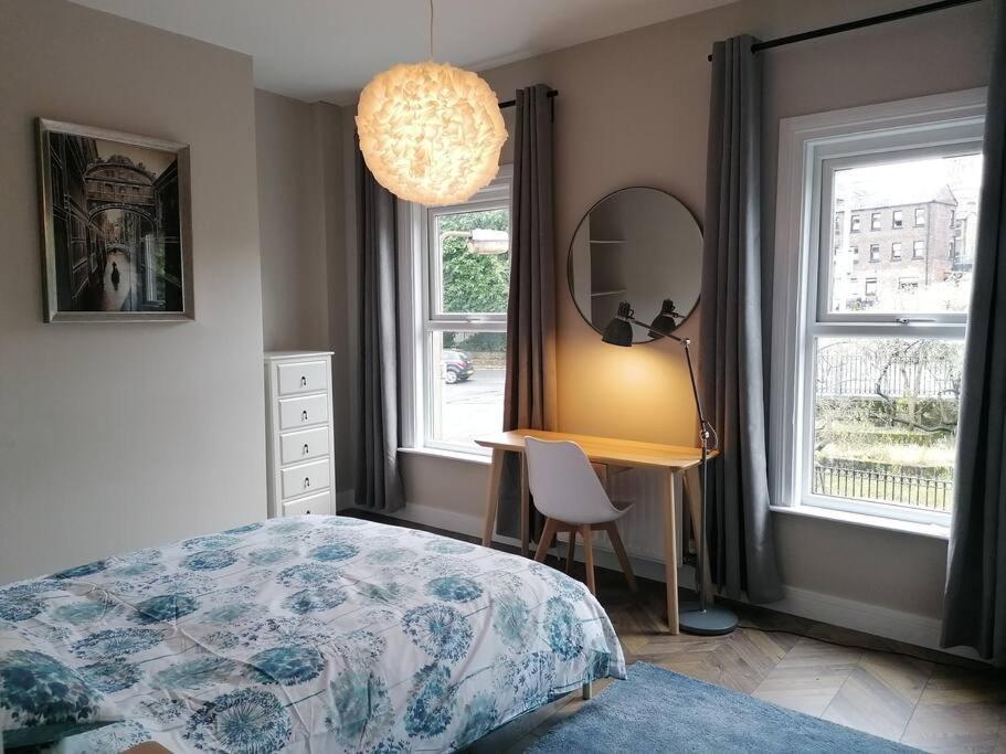 Stunning 3 Bedroom Townhouse In The Heart Of City Belfast Exterior photo